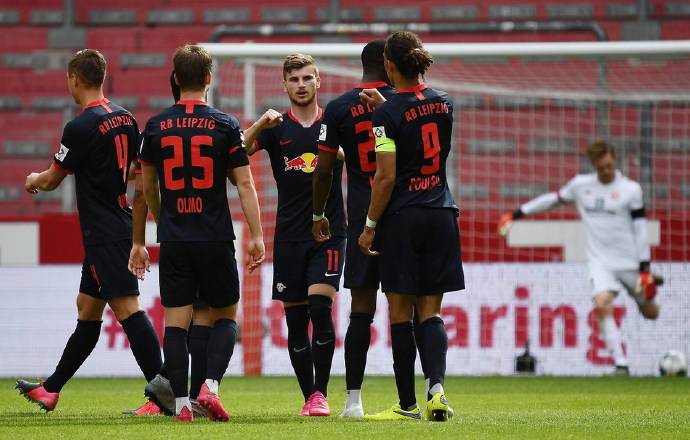  莱比锡红牛新星闪耀，客场逼平卫冕冠军  