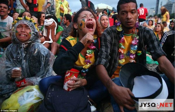  科莫湖德比引爆火药味，双方球迷冲突致多人受伤  