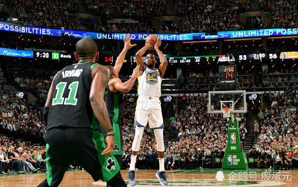 乐竞体育官方网站- 凯尔特人豪取十连胜，登顶东部榜首  