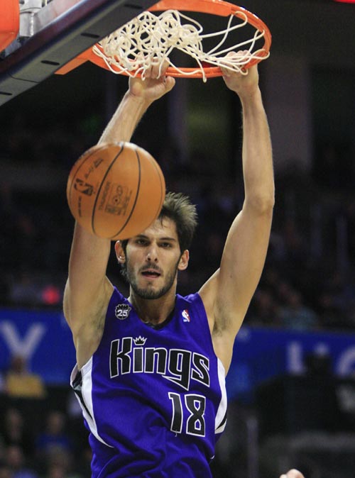 乐竞体育官方网站- 小萨博尼斯连续三双记录终结，国王不敌雷霆  